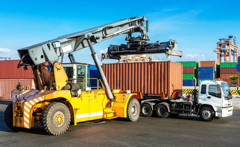 EUROLINE LOGISTICS (Chile) specializes in heavy lifts and projects for construction and mining