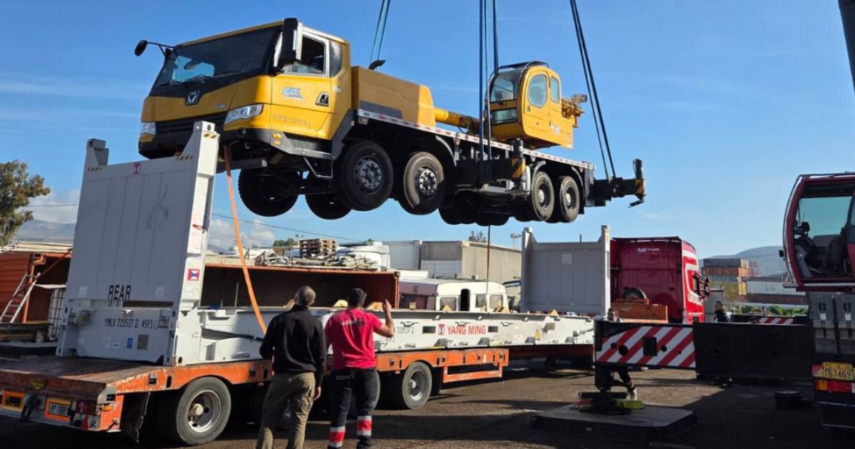 MARINAIR CARGO (Greece) manages Out-of-Gauge Mobile Crane Operation at the Port of Piraeus